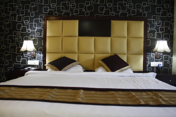 Hotel Gateway Grandeur Christianbasti (Guwahati )